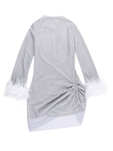 Robe courte en maille à plumes et pompons Hayden